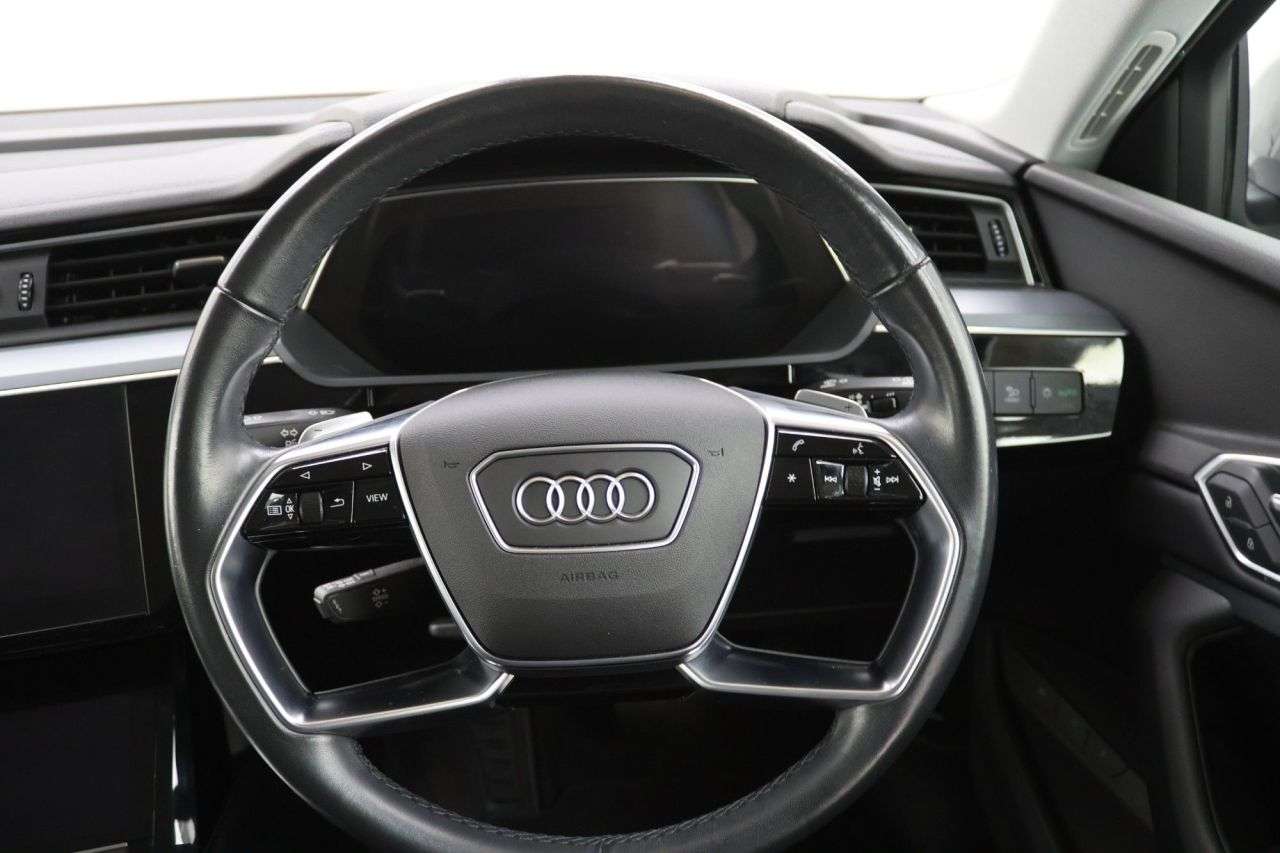 2021 AUDI E-TRON 2021 AUDI E-TRON