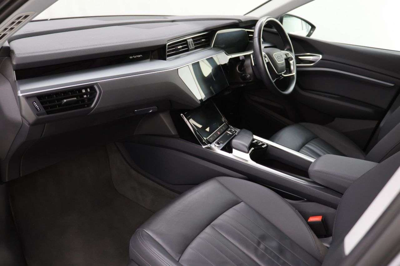 2021 AUDI E-TRON 2021 AUDI E-TRON