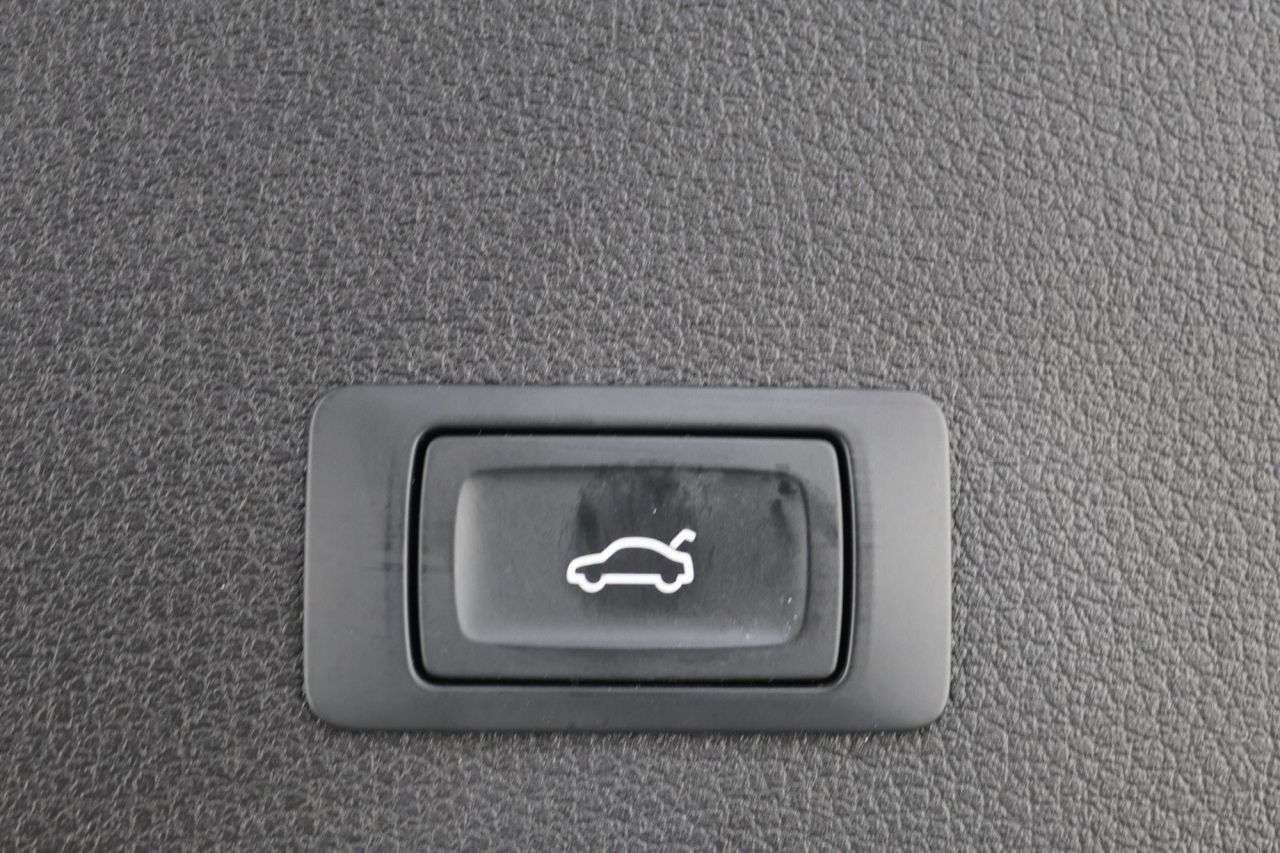 2021 AUDI E-TRON 2021 AUDI E-TRON