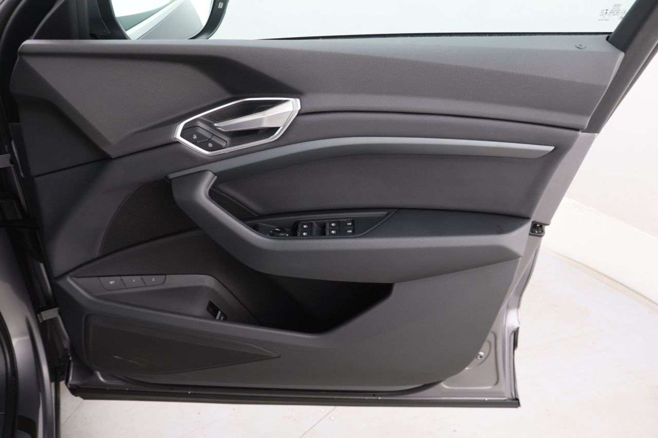 2021 AUDI E-TRON 2021 AUDI E-TRON