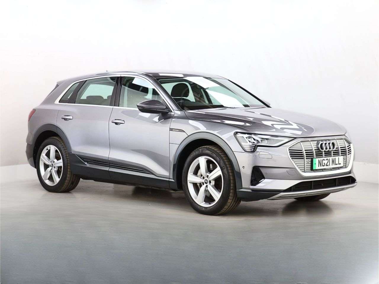 A 2021 AUDI E-TRON 50 Technik SUV 5dr Electric Auto quattro 71.2kWh (11kW Charger) (313 ps) A 2021 AUDI E-TRON 50 Technik SUV 5dr Electric Auto quattro 71.2kWh (11kW Charger) (313 ps)