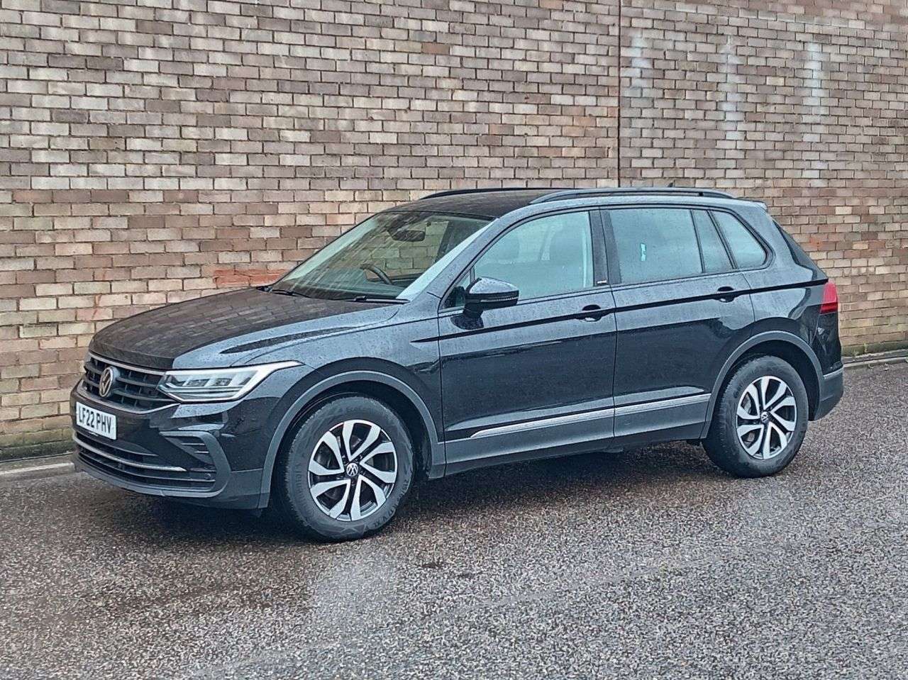 A 2022 VOLKSWAGEN TIGUAN 1.5 TSI Active SUV 5dr Petrol DSG Euro 6 (s/s) (150 ps) A 2022 VOLKSWAGEN TIGUAN 1.5 TSI Active SUV 5dr Petrol DSG Euro 6 (s/s) (150 ps)