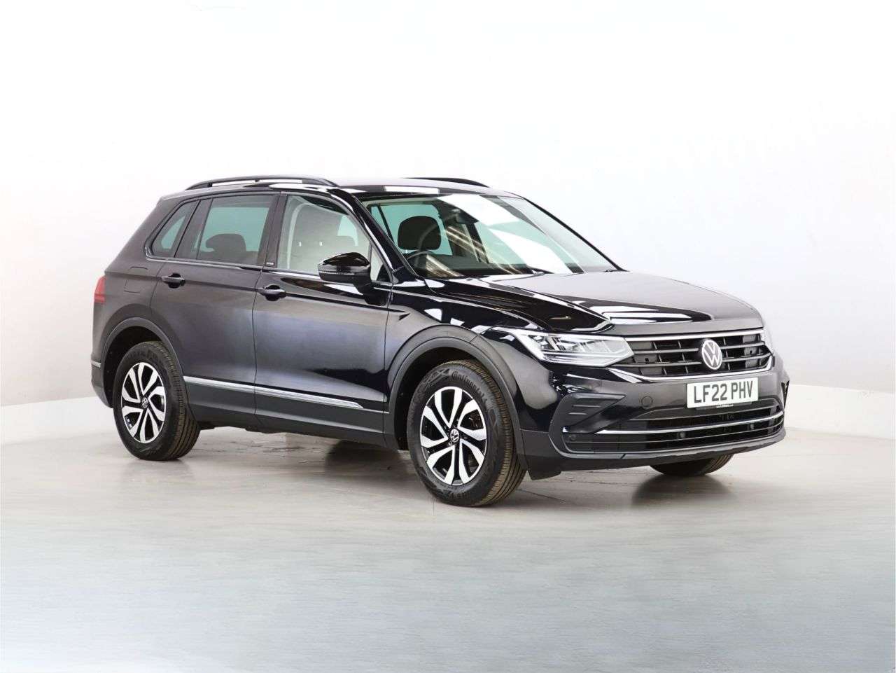 A 2022 VOLKSWAGEN TIGUAN 1.5 TSI Active SUV 5dr Petrol DSG Euro 6 (s/s) (150 ps) A 2022 VOLKSWAGEN TIGUAN 1.5 TSI Active SUV 5dr Petrol DSG Euro 6 (s/s) (150 ps)