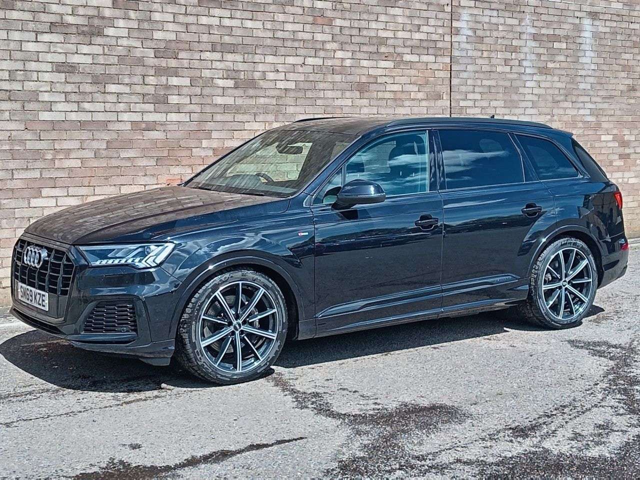 A 2020 AUDI Q7 3.0 TDI V6 50 Black Edition SUV 5dr Diesel Tiptronic quattro Euro 6 (s/s) ( A 2020 AUDI Q7 3.0 TDI V6 50 Black Edition SUV 5dr Diesel Tiptronic quattro Euro 6 (s/s) (