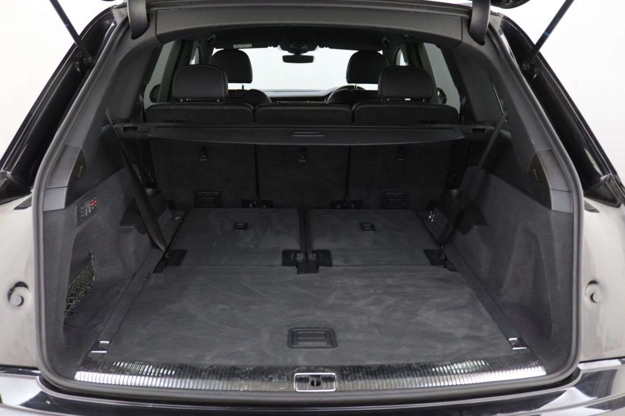 2020 AUDI Q7 2020 AUDI Q7