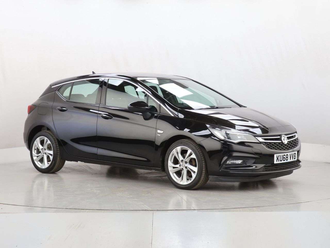 A 2018 VAUXHALL ASTRA 1.6 CDTi ecoTEC BlueInjection SRi Nav Hatchback 5dr Diesel Manual Euro 6 (s A 2018 VAUXHALL ASTRA 1.6 CDTi ecoTEC BlueInjection SRi Nav Hatchback 5dr Diesel Manual Euro 6 (s