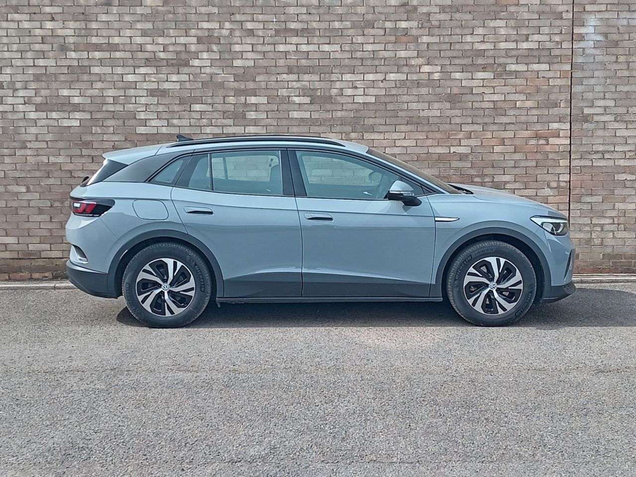 A 2022 VOLKSWAGEN ID4 Pure 52kWh Life SUV 5dr Electric Auto (148 ps) A 2022 VOLKSWAGEN ID4 Pure 52kWh Life SUV 5dr Electric Auto (148 ps)