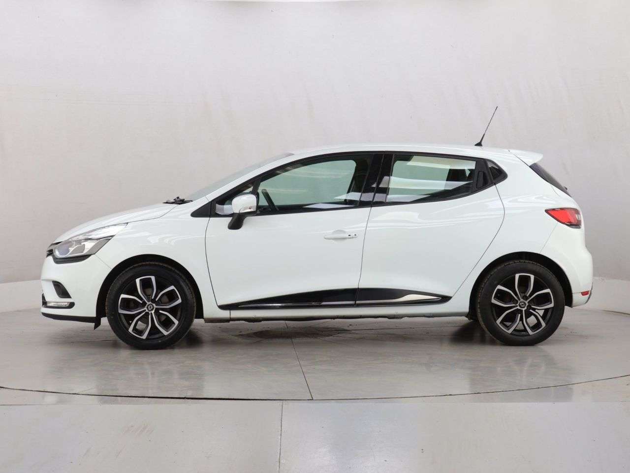 2018 RENAULT CLIO 2018 RENAULT CLIO