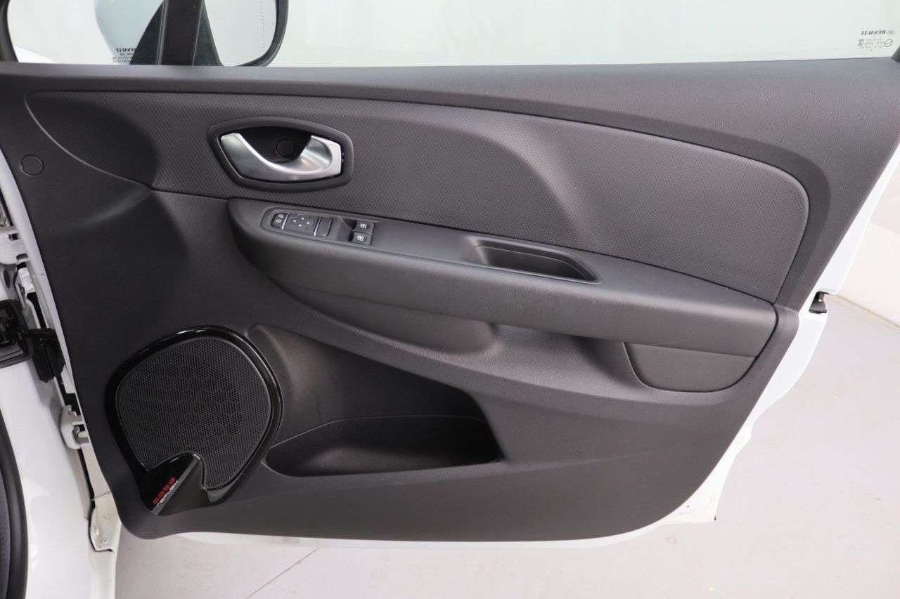 2018 RENAULT CLIO 2018 RENAULT CLIO