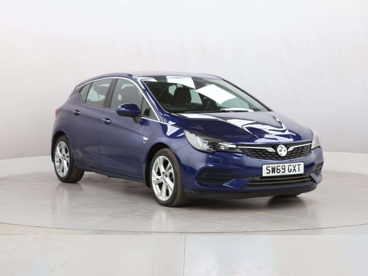 A 2019 VAUXHALL ASTRA 1.2 Turbo SRi Hatchback 5dr Petrol Manual Euro 6 (s/s) (145 ps) A 2019 VAUXHALL ASTRA 1.2 Turbo SRi Hatchback 5dr Petrol Manual Euro 6 (s/s) (145 ps)