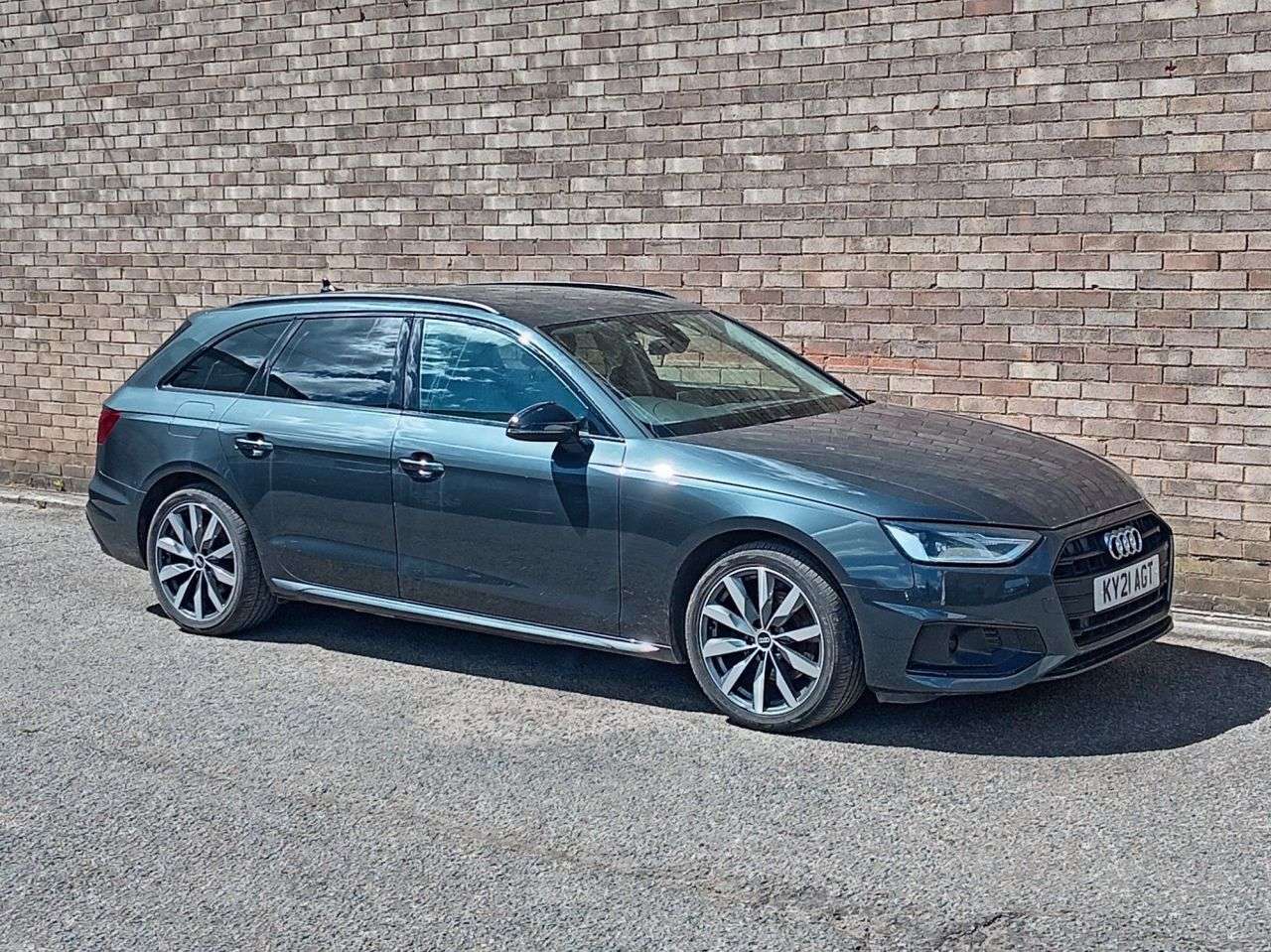A 2021 AUDI A4 AVANT 2.0 TDI 30 Sport Edition Estate 5dr Diesel S Tronic Euro 6 (s/s) (136 ps) A 2021 AUDI A4 AVANT 2.0 TDI 30 Sport Edition Estate 5dr Diesel S Tronic Euro 6 (s/s) (136 ps)