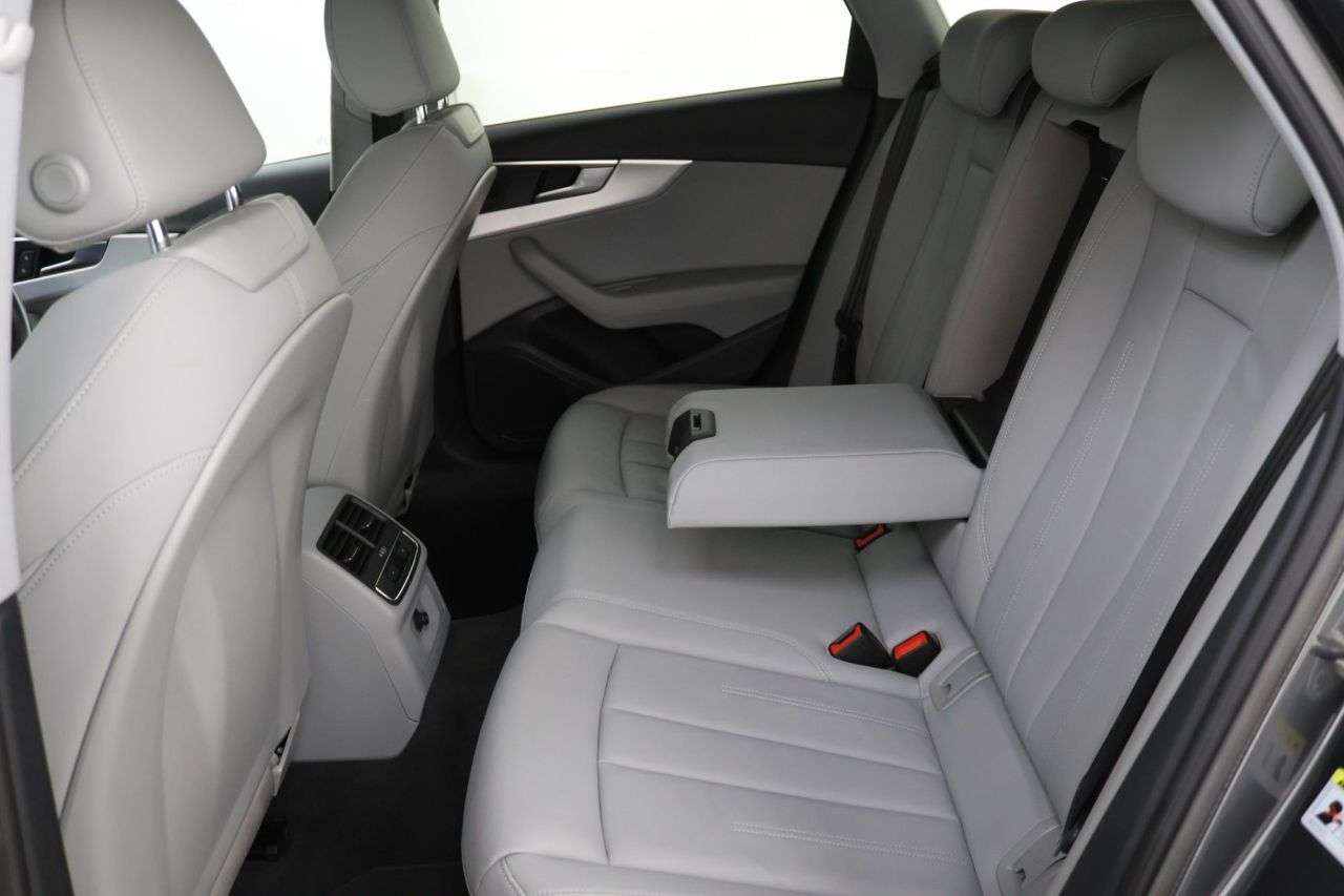 2021 AUDI A4 AVANT 2021 AUDI A4 AVANT