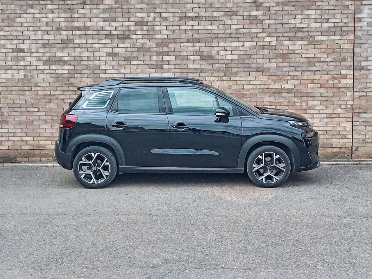 A 2022 CITROEN C3 AIRCROSS 1.2 PureTech Shine Plus SUV 5dr Petrol Manual Euro 6 (s/s) (110 ps) A 2022 CITROEN C3 AIRCROSS 1.2 PureTech Shine Plus SUV 5dr Petrol Manual Euro 6 (s/s) (110 ps)