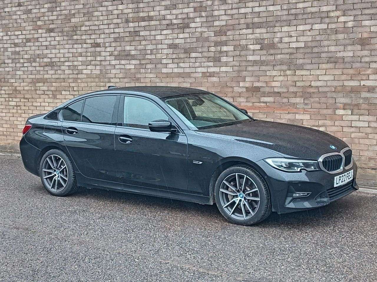 A 2022 BMW 3 SERIES 2.0 330e 12kWh Sport Pro Saloon 4dr Petrol Plug-in Hybrid Auto Euro 6 (s/s) A 2022 BMW 3 SERIES 2.0 330e 12kWh Sport Pro Saloon 4dr Petrol Plug-in Hybrid Auto Euro 6 (s/s)