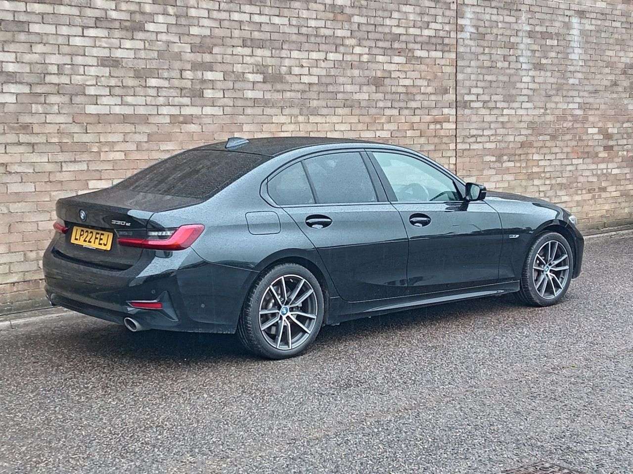 A 2022 BMW 3 SERIES 2.0 330e 12kWh Sport Pro Saloon 4dr Petrol Plug-in Hybrid Auto Euro 6 (s/s) A 2022 BMW 3 SERIES 2.0 330e 12kWh Sport Pro Saloon 4dr Petrol Plug-in Hybrid Auto Euro 6 (s/s)