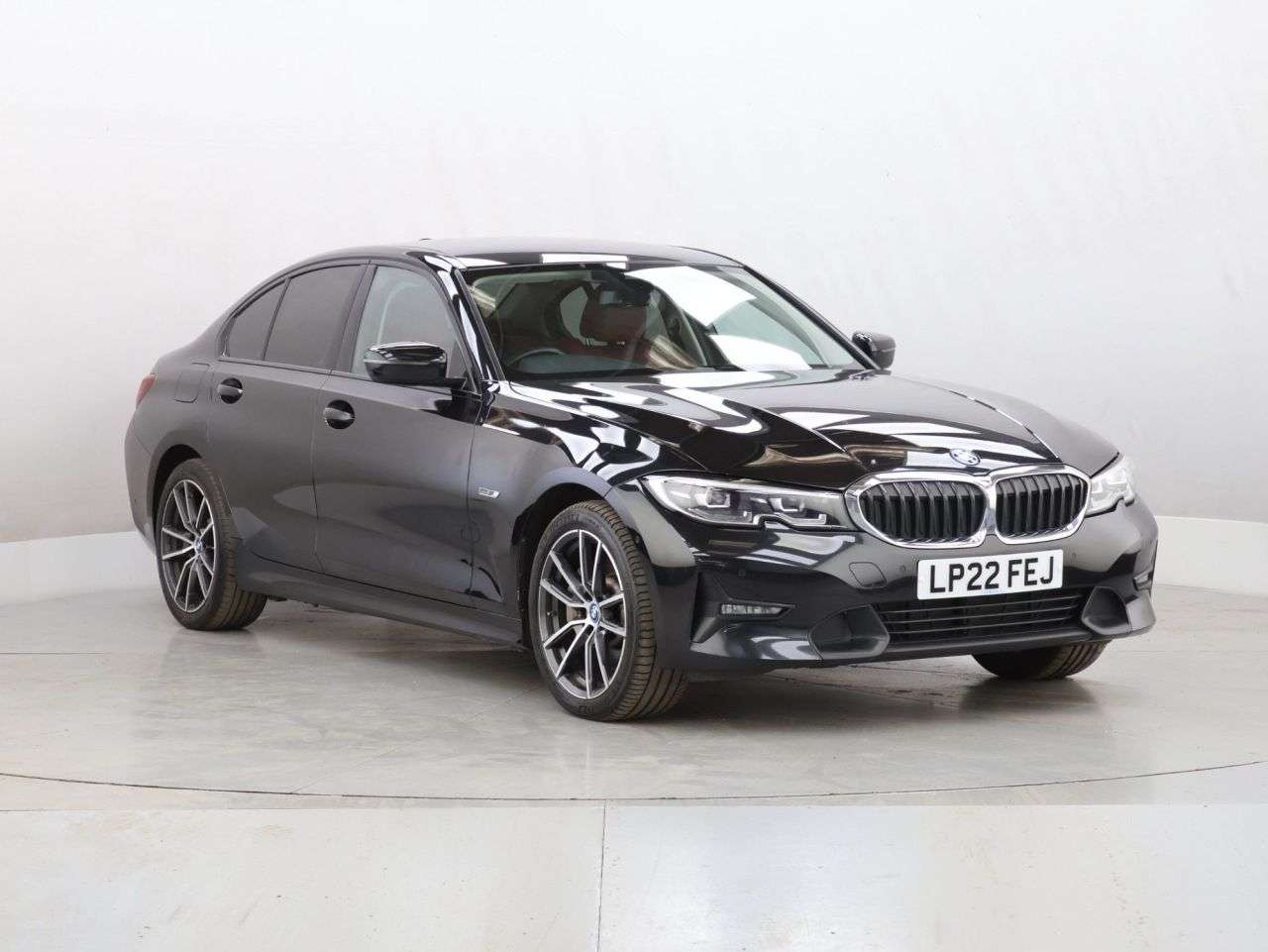 A 2022 BMW 3 SERIES 2.0 330e 12kWh Sport Pro Saloon 4dr Petrol Plug-in Hybrid Auto Euro 6 (s/s) A 2022 BMW 3 SERIES 2.0 330e 12kWh Sport Pro Saloon 4dr Petrol Plug-in Hybrid Auto Euro 6 (s/s)