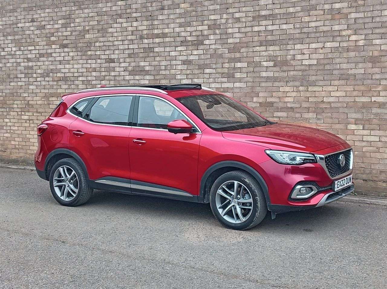A 2022 MG MG HS 1.5 T-GDI 16.6kWh Exclusive SUV 5dr Petrol Plug-in Hybrid Auto Euro 6 (s/s) A 2022 MG MG HS 1.5 T-GDI 16.6kWh Exclusive SUV 5dr Petrol Plug-in Hybrid Auto Euro 6 (s/s)