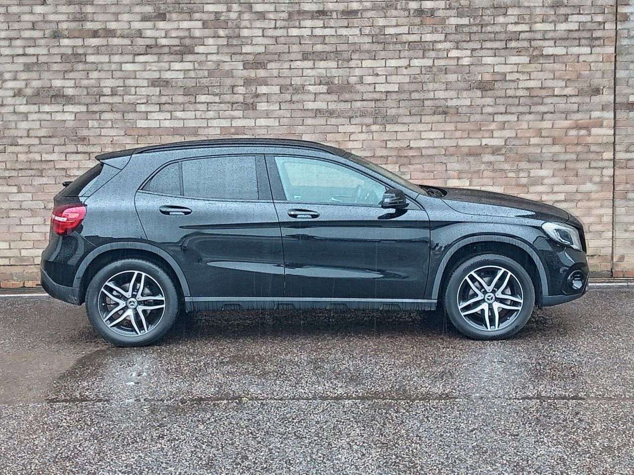 A 2020 MERCEDES-BENZ GLA CLASS 1.6 GLA180 GPF Urban Edition SUV 5dr Petrol 7G-DCT Euro 6 (s/s) (122 ps) A 2020 MERCEDES-BENZ GLA CLASS 1.6 GLA180 GPF Urban Edition SUV 5dr Petrol 7G-DCT Euro 6 (s/s) (122 ps)