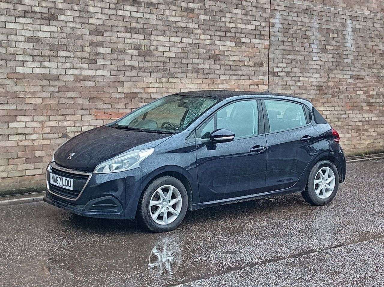 A 2017 PEUGEOT 208 1.2 PureTech Active Hatchback 5dr Petrol Manual Euro 6 (68 ps) A 2017 PEUGEOT 208 1.2 PureTech Active Hatchback 5dr Petrol Manual Euro 6 (68 ps)