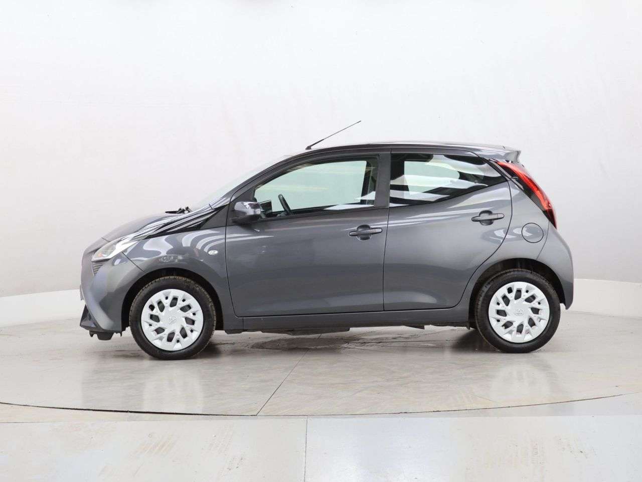 2021 TOYOTA AYGO 2021 TOYOTA AYGO