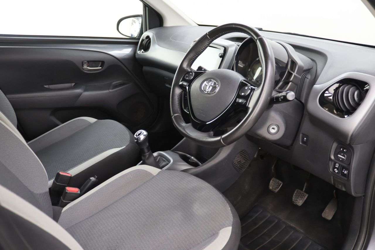 2021 TOYOTA AYGO 2021 TOYOTA AYGO