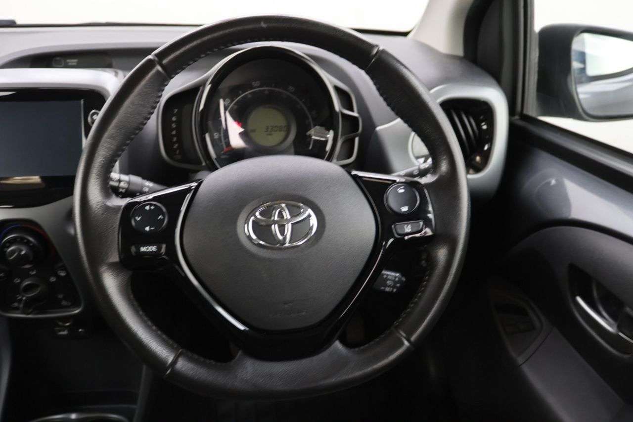 2021 TOYOTA AYGO 2021 TOYOTA AYGO