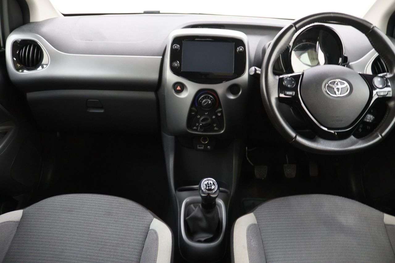 2021 TOYOTA AYGO 2021 TOYOTA AYGO