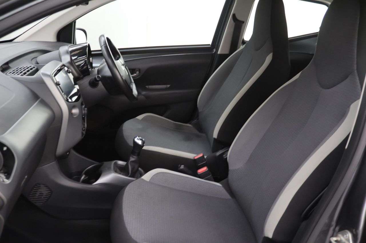 2021 TOYOTA AYGO 2021 TOYOTA AYGO