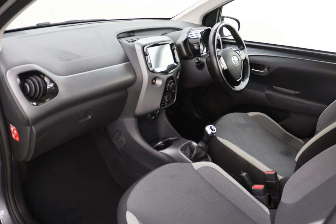 2021 TOYOTA AYGO 2021 TOYOTA AYGO