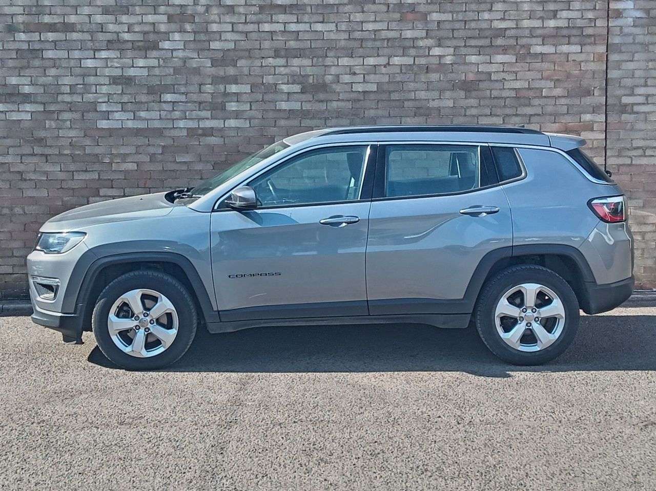 A 2018 JEEP COMPASS 1.4T MultiAirII Longitude SUV 5dr Petrol Manual Euro 6 (s/s) (140 ps) A 2018 JEEP COMPASS 1.4T MultiAirII Longitude SUV 5dr Petrol Manual Euro 6 (s/s) (140 ps)