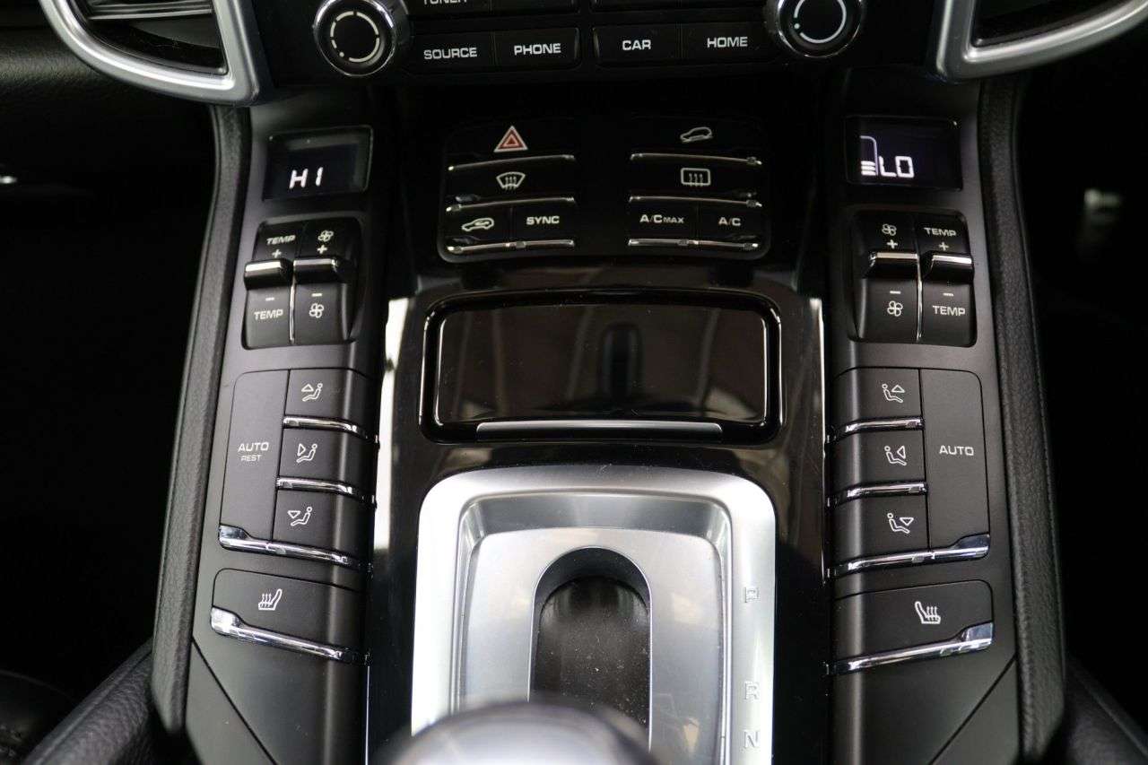 2017 PORSCHE CAYENNE 2017 PORSCHE CAYENNE
