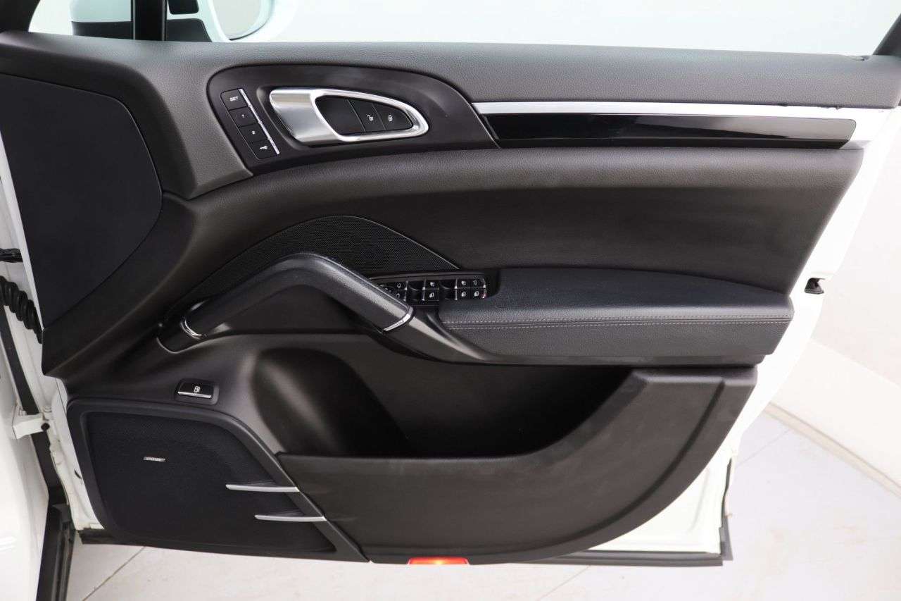 2017 PORSCHE CAYENNE 2017 PORSCHE CAYENNE