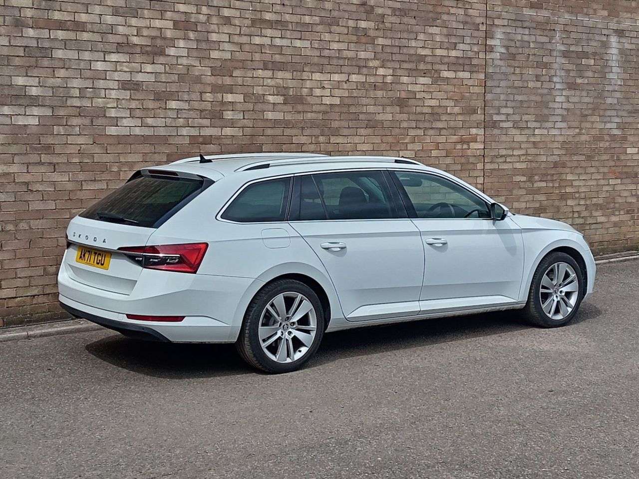 A 2021 SKODA SUPERB 1.4 TSI iV 13kWh SE L Estate 5dr Petrol Plug-in Hybrid DSG Euro 6 (s/s) (21 A 2021 SKODA SUPERB 1.4 TSI iV 13kWh SE L Estate 5dr Petrol Plug-in Hybrid DSG Euro 6 (s/s) (21