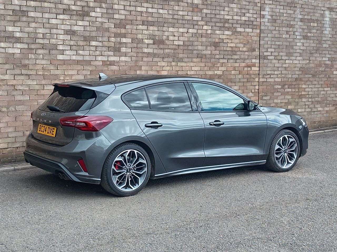 A 2024 FORD FOCUS 1.0T EcoBoost MHEV ST-Line X Hatchback 5dr Petrol Hybrid Manual Euro 6 (s/s A 2024 FORD FOCUS 1.0T EcoBoost MHEV ST-Line X Hatchback 5dr Petrol Hybrid Manual Euro 6 (s/s