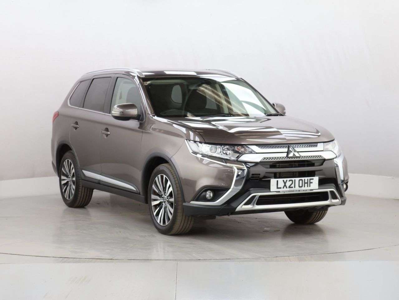 A 2021 MITSUBISHI OUTLANDER 2.0 MIVEC Design SUV 5dr Petrol CVT 4WD Euro 6 (s/s) (150 ps) A 2021 MITSUBISHI OUTLANDER 2.0 MIVEC Design SUV 5dr Petrol CVT 4WD Euro 6 (s/s) (150 ps)