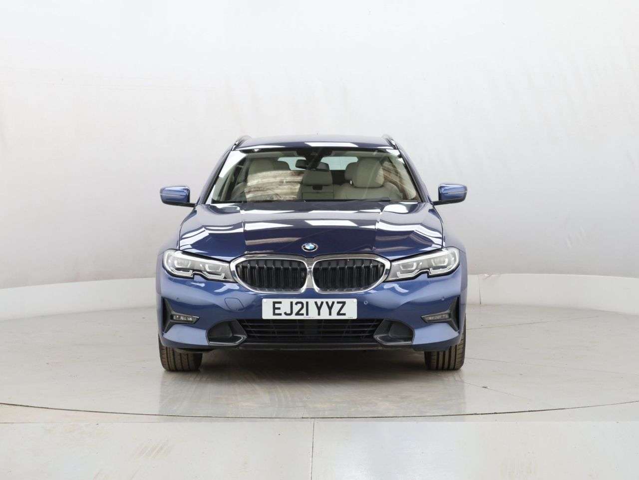 A 2021 BMW 3 SERIES 2.0 320i Sport Touring 5dr Petrol Auto Euro 6 (s/s) (184 ps) A 2021 BMW 3 SERIES 2.0 320i Sport Touring 5dr Petrol Auto Euro 6 (s/s) (184 ps)