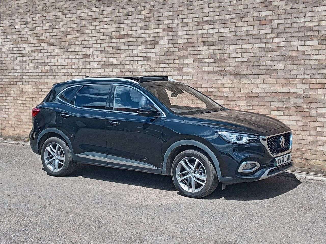 A 2021 MG MG HS 1.5 T-GDI Exclusive SUV 5dr Petrol Manual Euro 6 (s/s) (162 ps) A 2021 MG MG HS 1.5 T-GDI Exclusive SUV 5dr Petrol Manual Euro 6 (s/s) (162 ps)