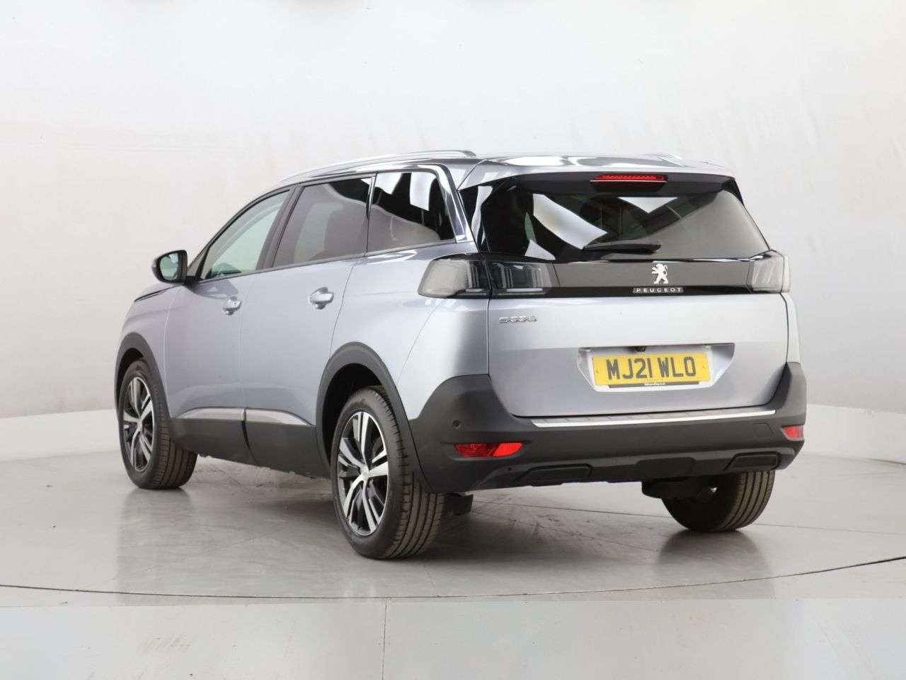 2021 PEUGEOT 5008 2021 PEUGEOT 5008