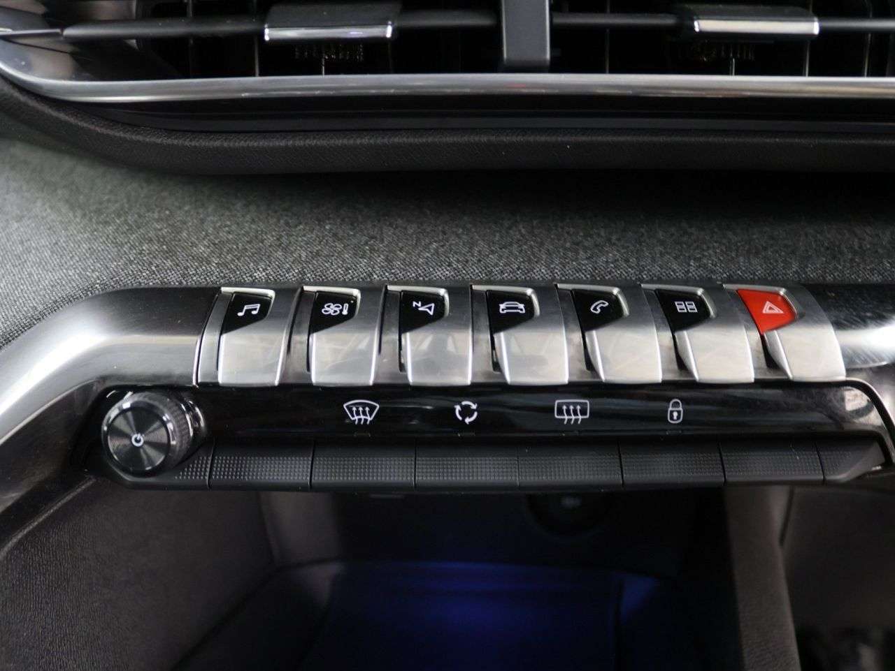 2021 PEUGEOT 5008 2021 PEUGEOT 5008
