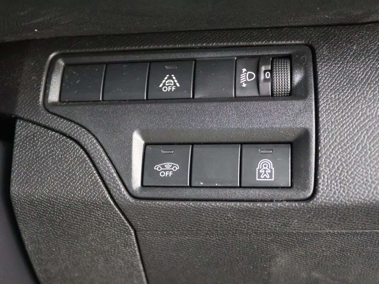 2021 PEUGEOT 5008 2021 PEUGEOT 5008