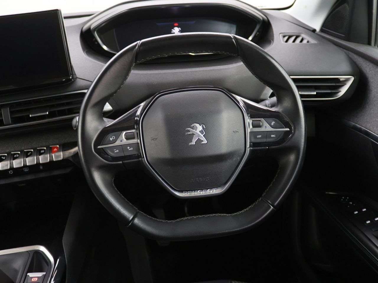 2021 PEUGEOT 5008 2021 PEUGEOT 5008