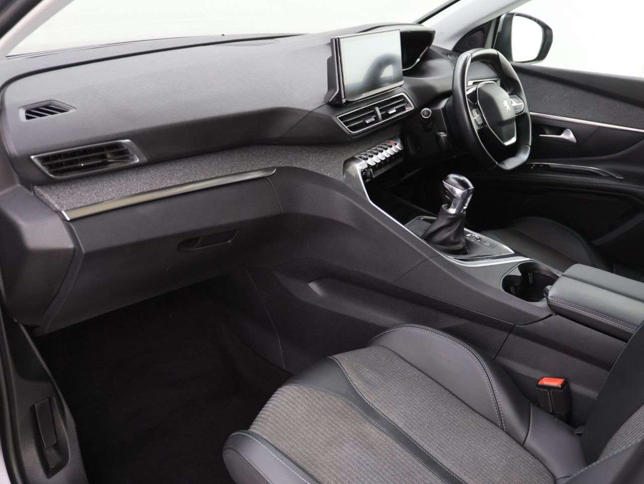 2021 PEUGEOT 5008 2021 PEUGEOT 5008