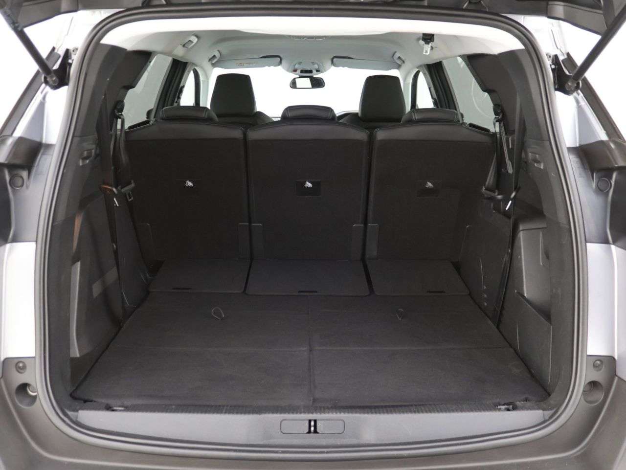 2021 PEUGEOT 5008 2021 PEUGEOT 5008