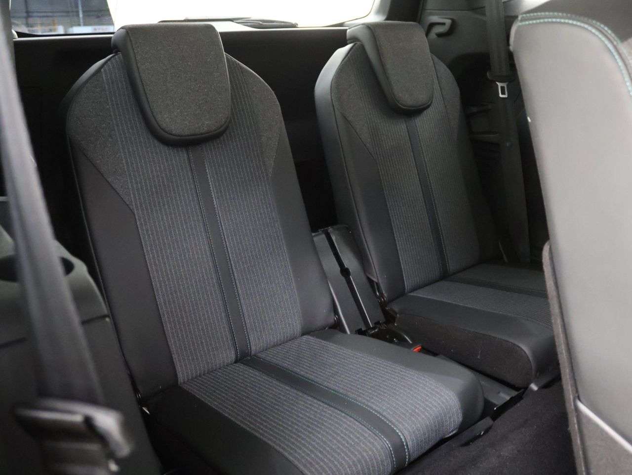 2021 PEUGEOT 5008 2021 PEUGEOT 5008