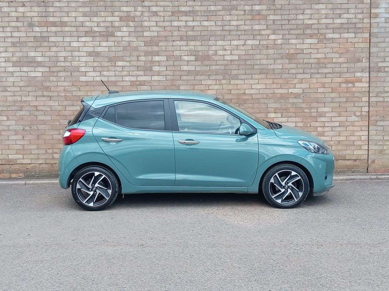 A 2023 HYUNDAI I10 1.2 Premium Hatchback 5dr Petrol Manual Euro 6 (s/s) (84 ps) A 2023 HYUNDAI I10 1.2 Premium Hatchback 5dr Petrol Manual Euro 6 (s/s) (84 ps)