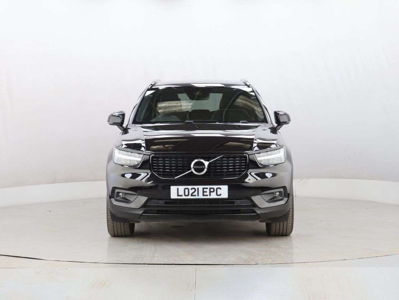 A 2021 VOLVO XC40 1.5 T3 R-Design SUV 5dr Petrol Auto Euro 6 (s/s) (163 ps) A 2021 VOLVO XC40 1.5 T3 R-Design SUV 5dr Petrol Auto Euro 6 (s/s) (163 ps)