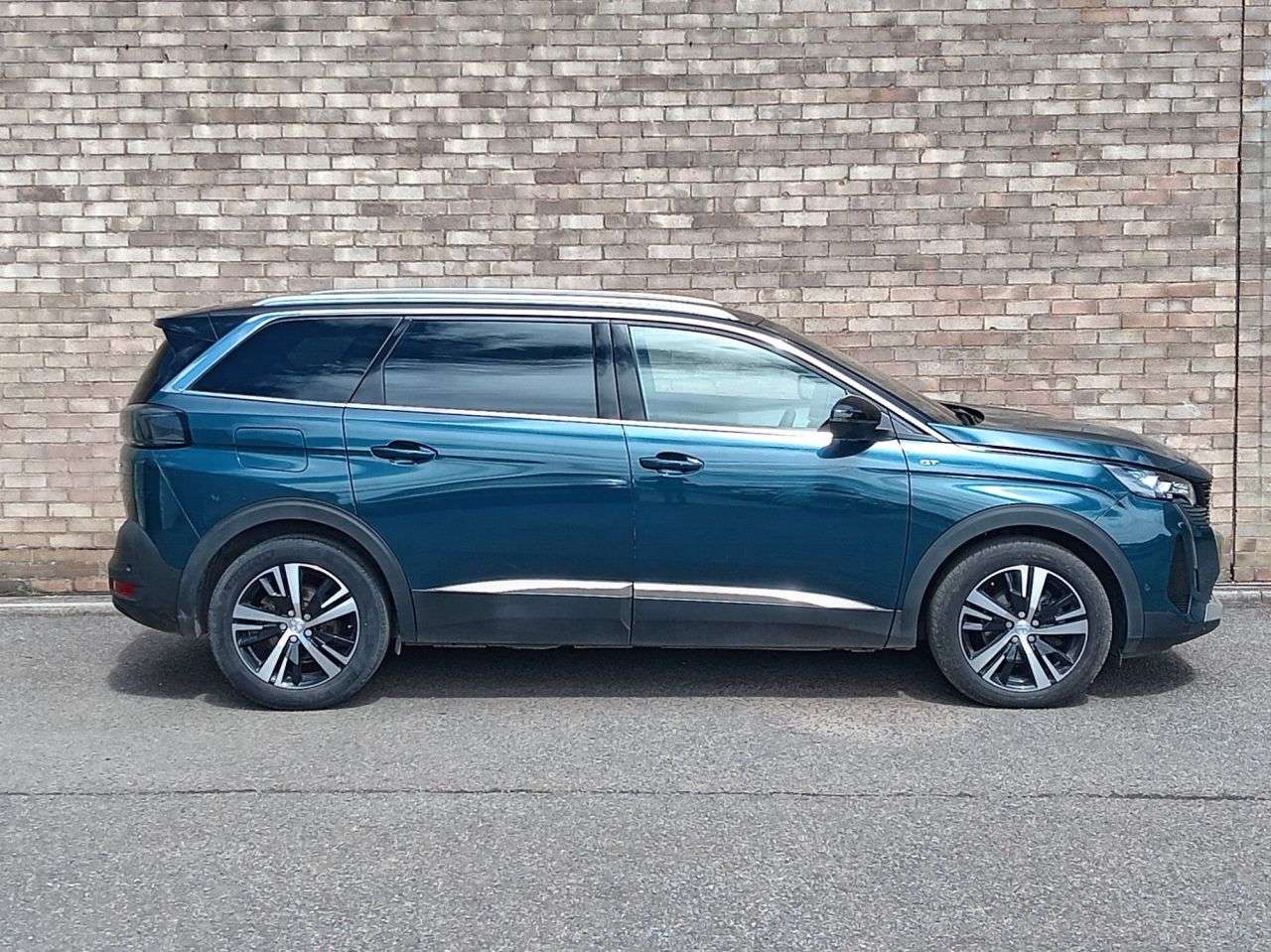 A 2023 PEUGEOT 5008 1.5 BlueHDi GT SUV 5dr Diesel EAT Euro 6 (s/s) (130 ps) A 2023 PEUGEOT 5008 1.5 BlueHDi GT SUV 5dr Diesel EAT Euro 6 (s/s) (130 ps)