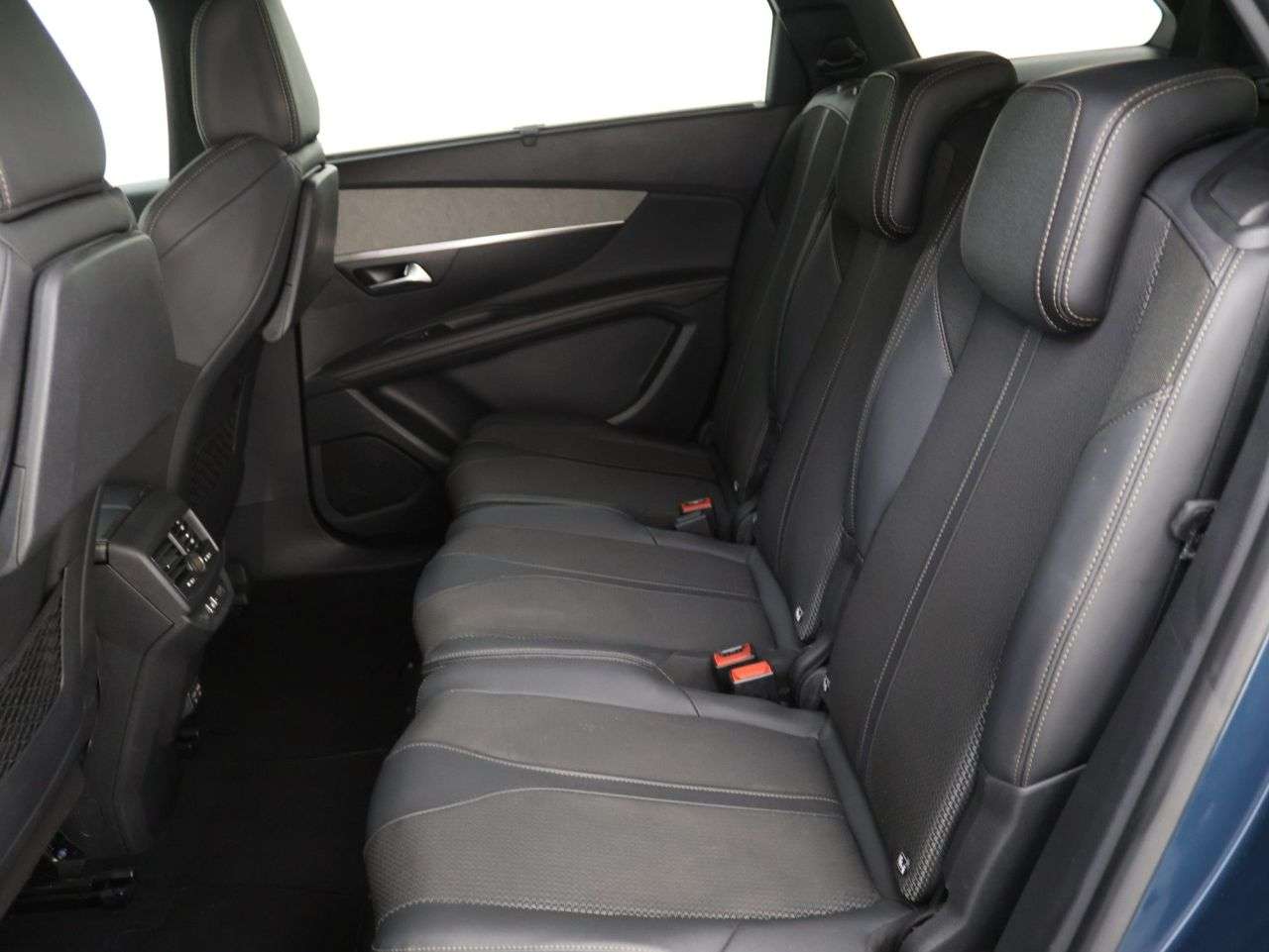 2023 PEUGEOT 5008 2023 PEUGEOT 5008