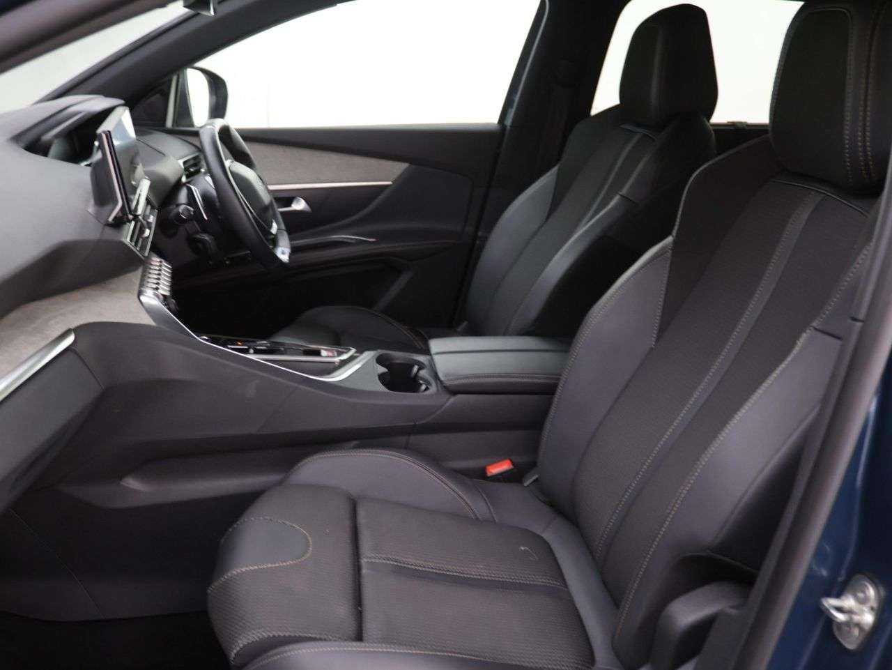 2023 PEUGEOT 5008 2023 PEUGEOT 5008