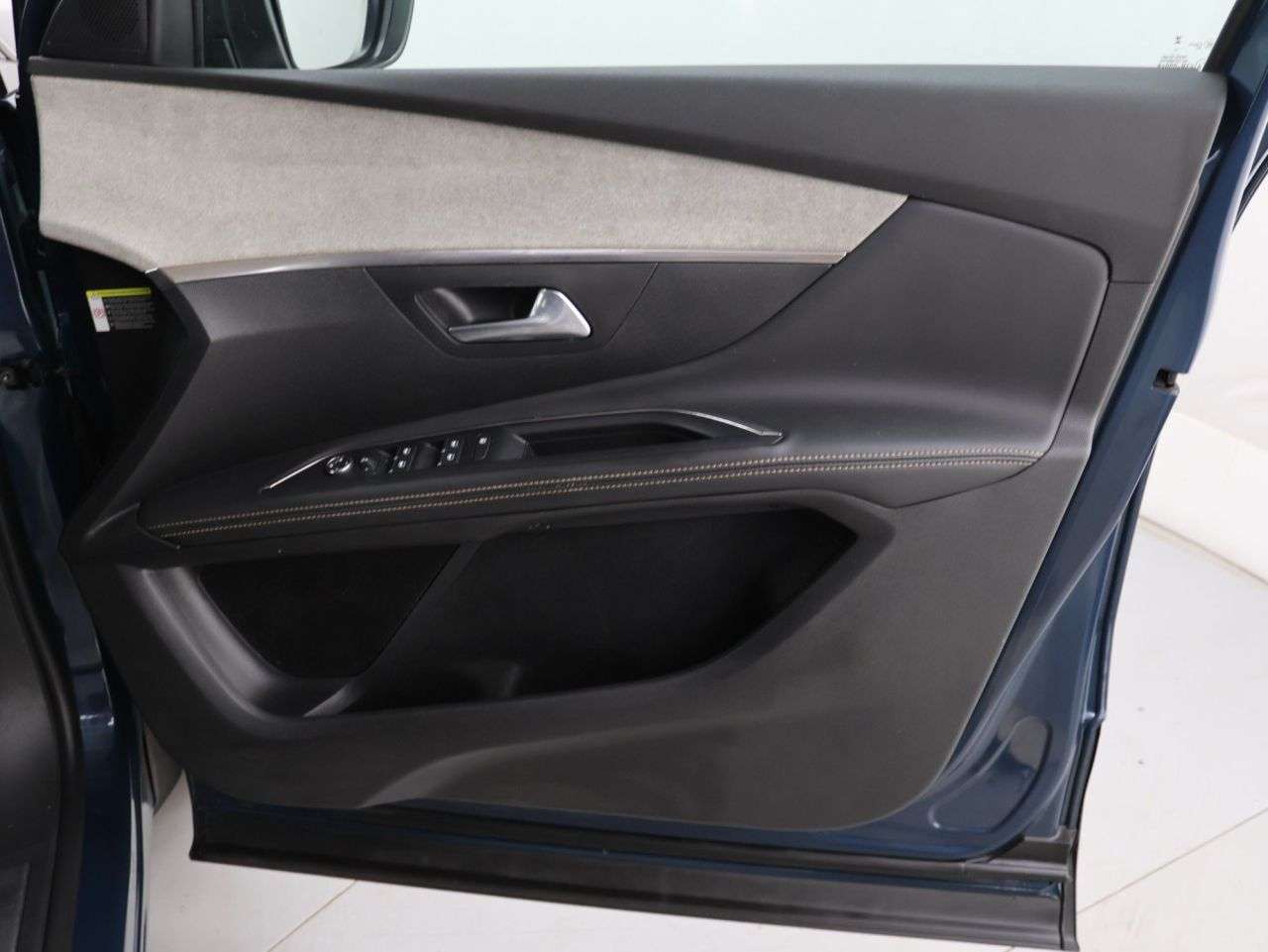 2023 PEUGEOT 5008 2023 PEUGEOT 5008
